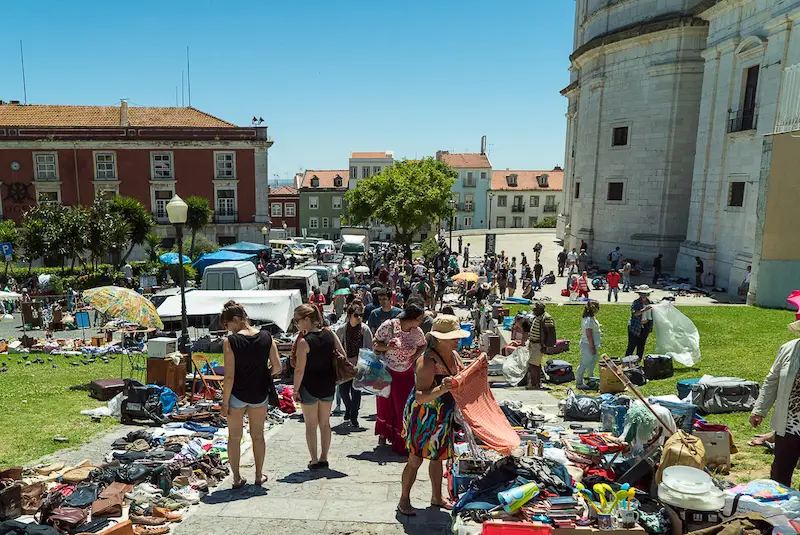 بازار Feira da Ladra